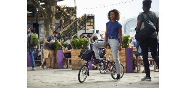 Naujos Brompton spalvos mėgstantiems išsiskirti